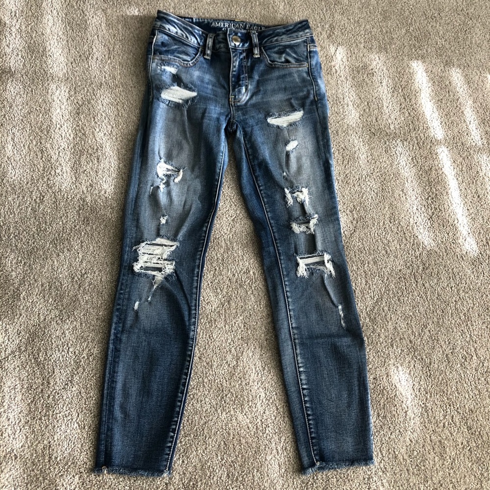 American Eagle Crop Jeans Ripped